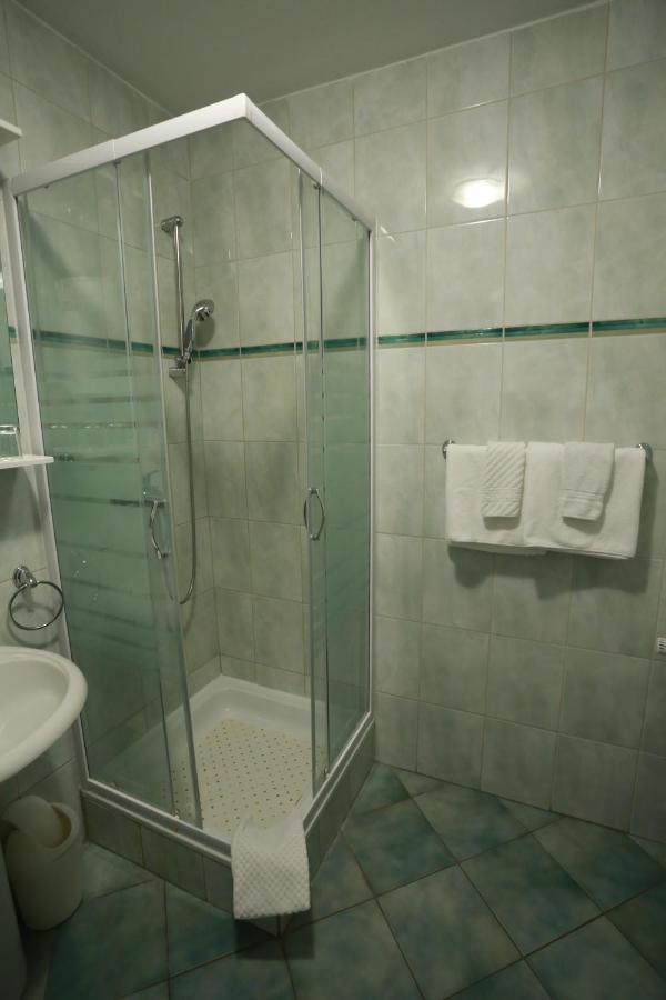 Rustika Sobe Bed & Breakfast Osijek Luaran gambar